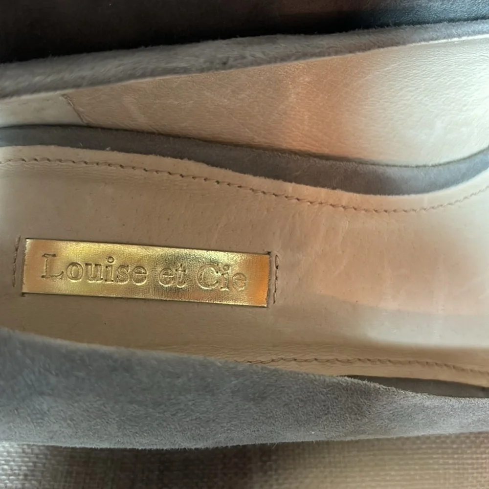 Louise et Cie Lo-Brianna Buckle Gray Suede Pumps Size 8.5